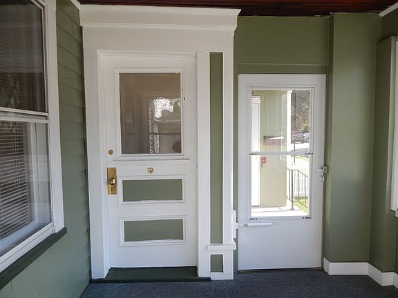 3rd image of 33 Washburn Pl