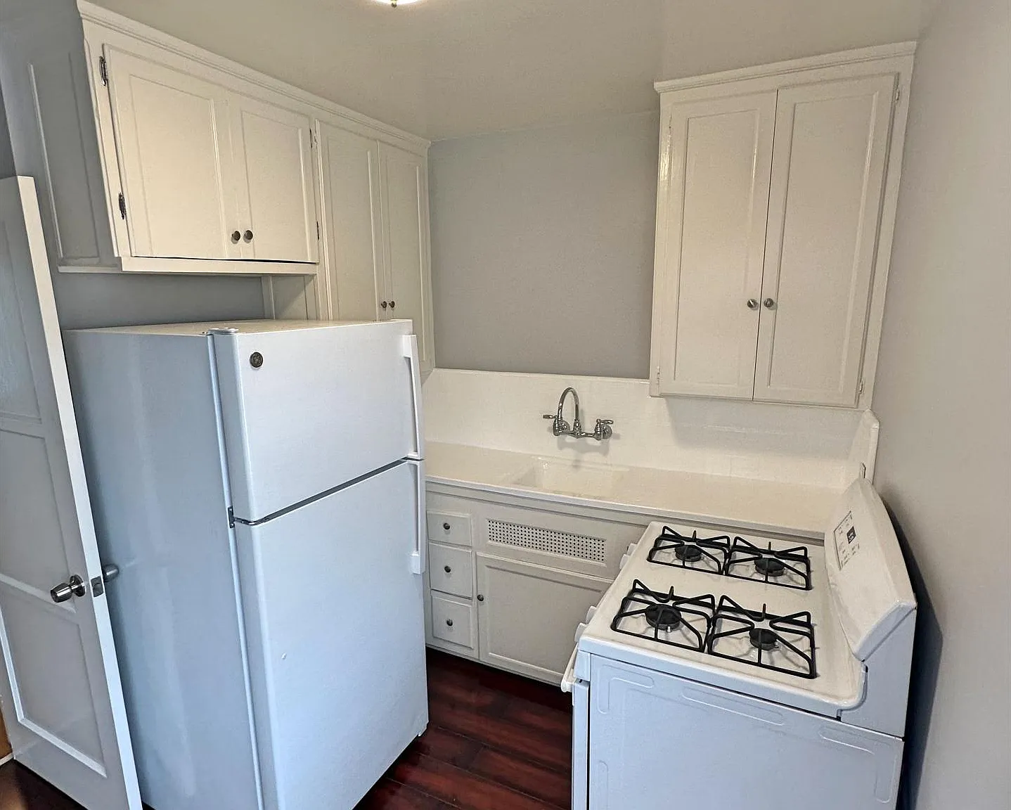 Studio, 447 sqft, $1,425 — Photo 3