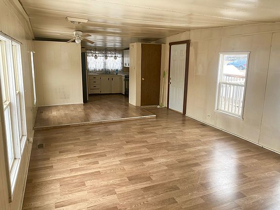 2nd image of 4311 Schofield Ave #106