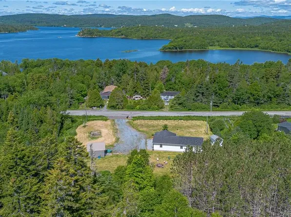 33 Summerville Rd, Westfield, NB E5S 1G4
