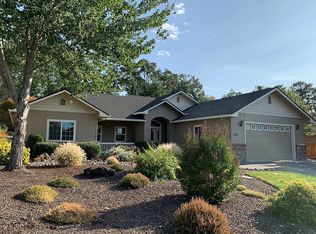 469 Robert Trent Jones Blvd, Eagle Point, OR 97524