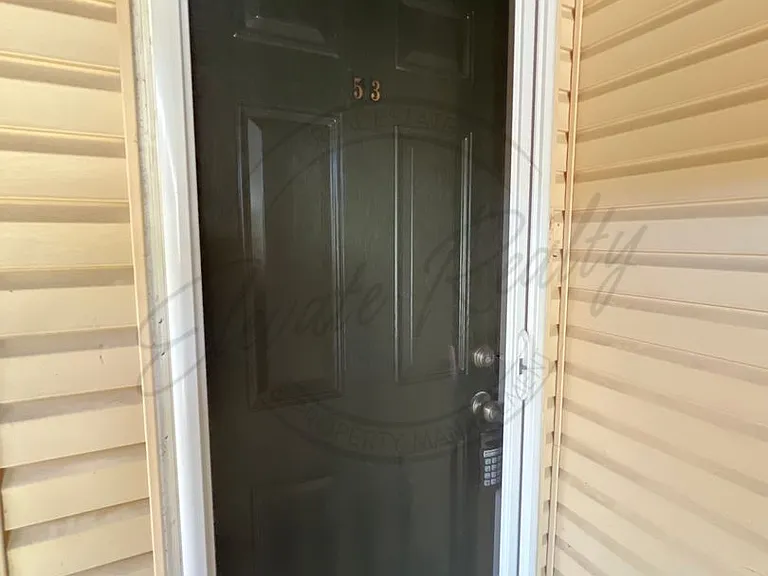 555 N Dupont Ave #C53 — Photo 2