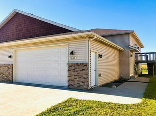 3111 8th St NE, Minot, ND 58703