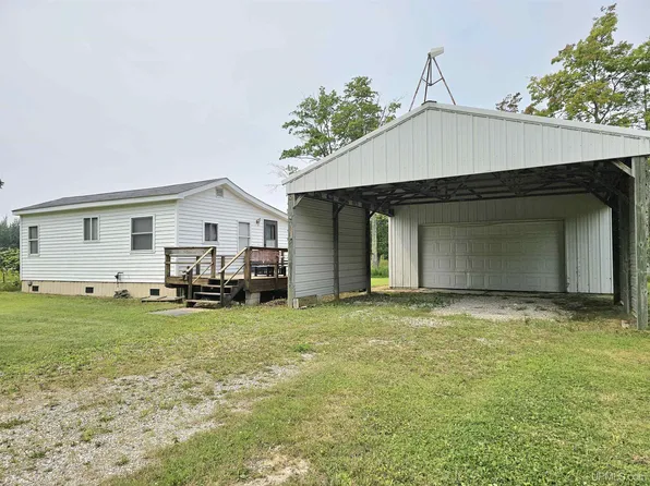 737N Reid Rd, Gulliver, MI 49840
