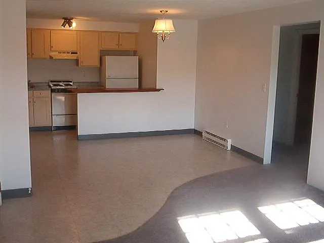 37 Ernest Ave #10 — Photo 1