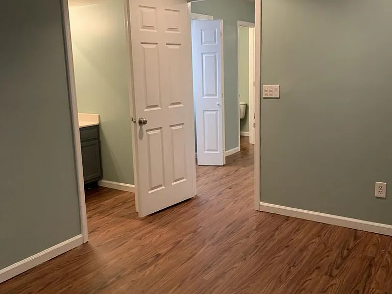 1100 Horsemans Ln — Photo 13