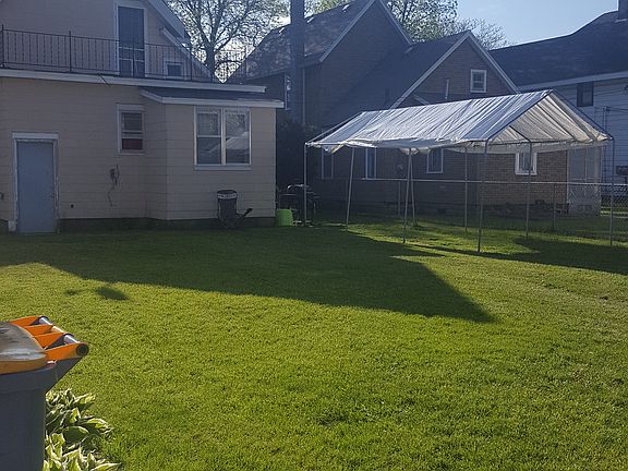 Back of House/Back Yard/Rear Balcony