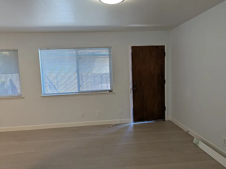263 Waverly St #2 — Photo 15