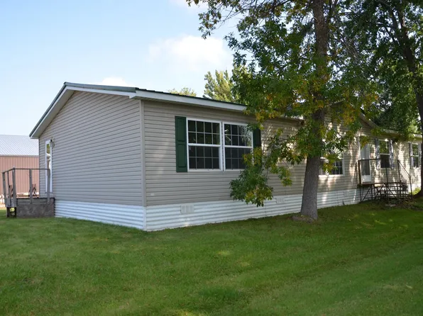 108 5th St N, Grove City, MN 56243