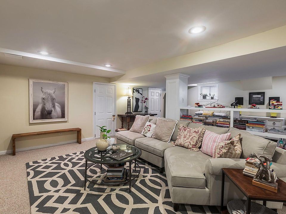 studio living room - view 1
