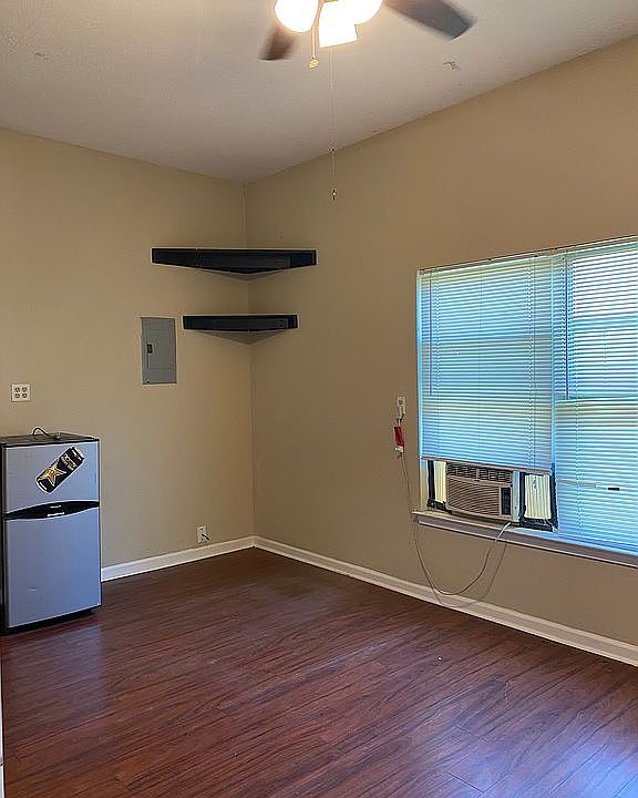 1st image of 1021 S Beal St