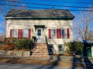 21 Middle St, Georgetown, MA 01833