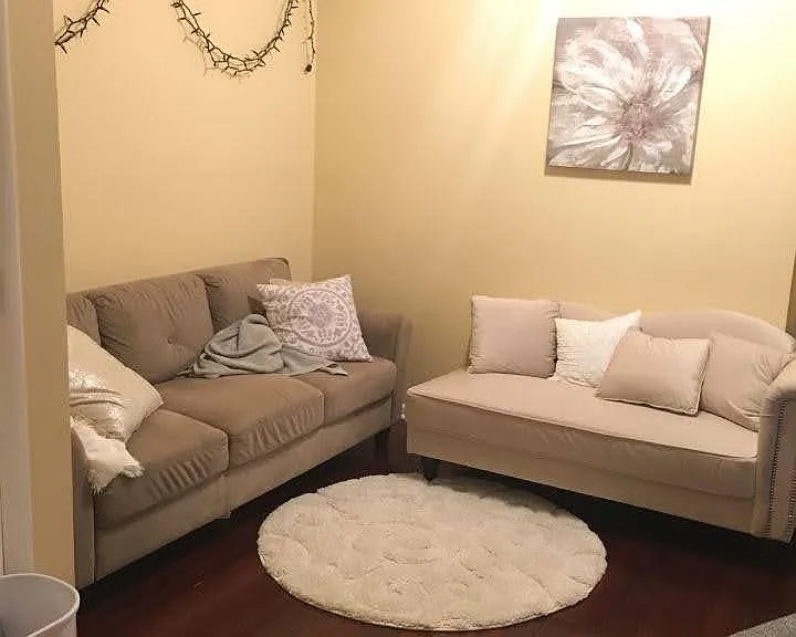 809 Park Ave #10 — Photo 2