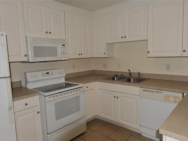 501 SW 75th St #A14 — Photo 16