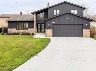 4821 Lindsey Oval, Richmond Heights, OH 44143