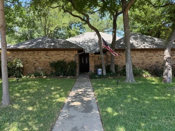 4307 Churchwood Dr, Arlington, TX 76016