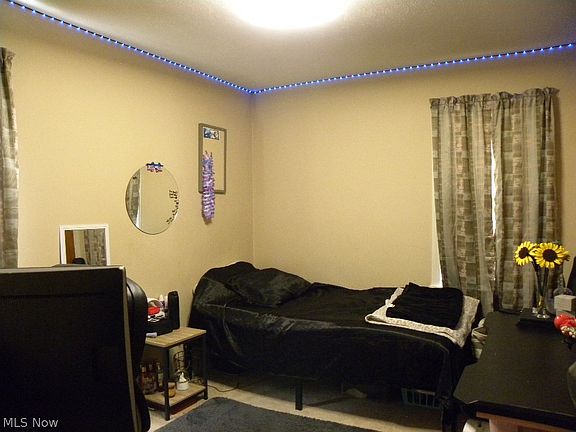 3rd image of 15727 Mina Ave