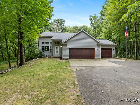 2nd image of 3705 Josie Ln