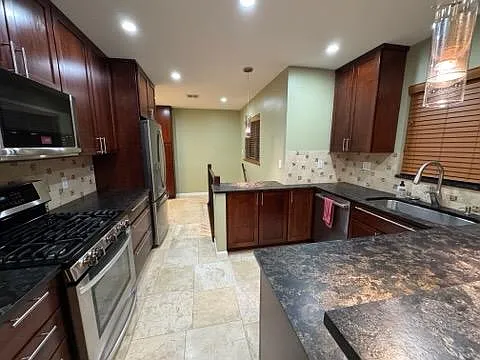 2415 Olive St — Photo 15