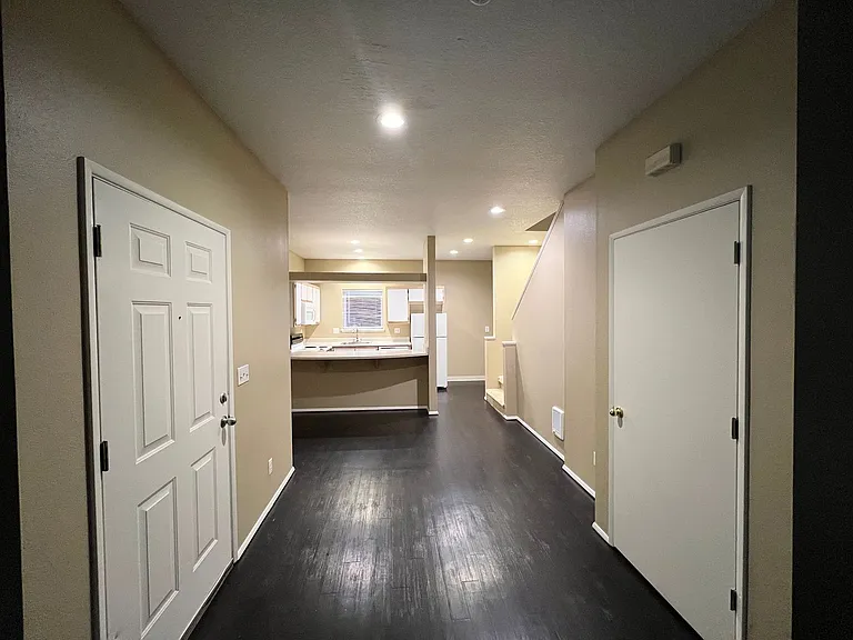 Goose Hollow Townhomes — Photo 10