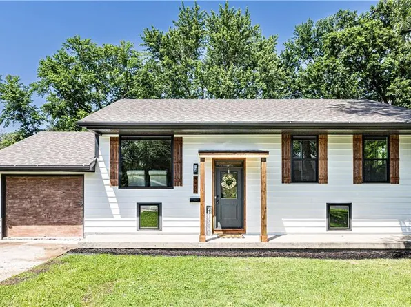 8406 E 93rd Ter, Kansas City, MO 64138