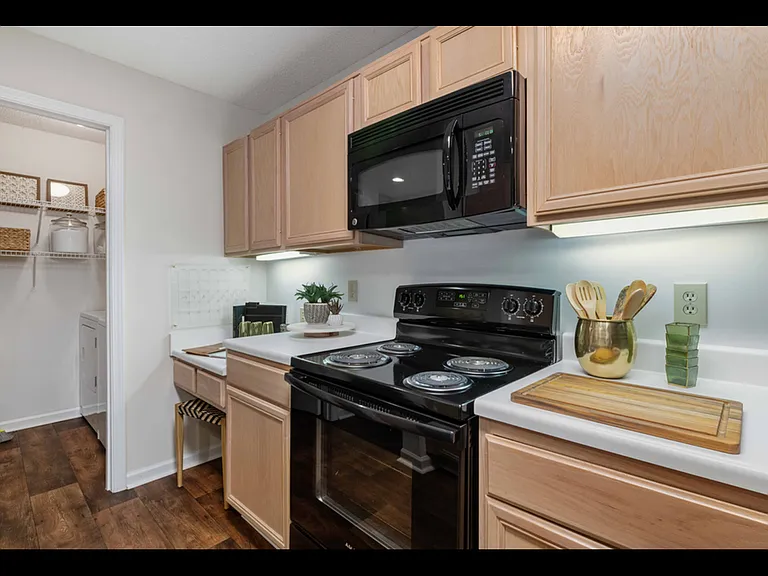 The Lakes Apartments