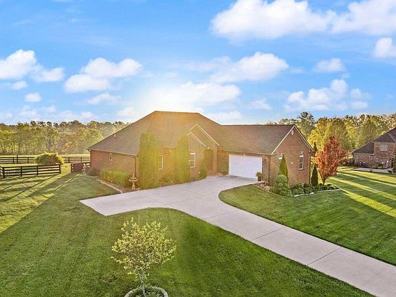 4th image of 4045 Port Royal Dr