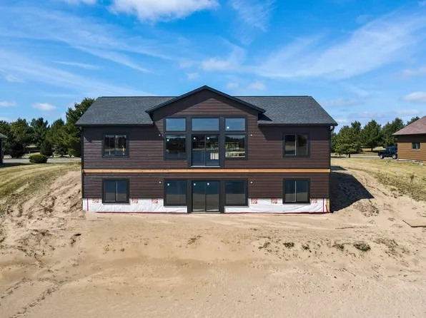 N8118 15th Ave, New Lisbon, WI 53950