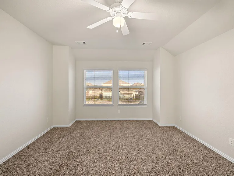 135 San Bernard Dr — Photo 25