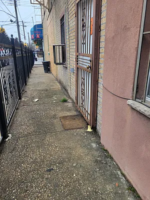 Rented by MCR Realty | media 30