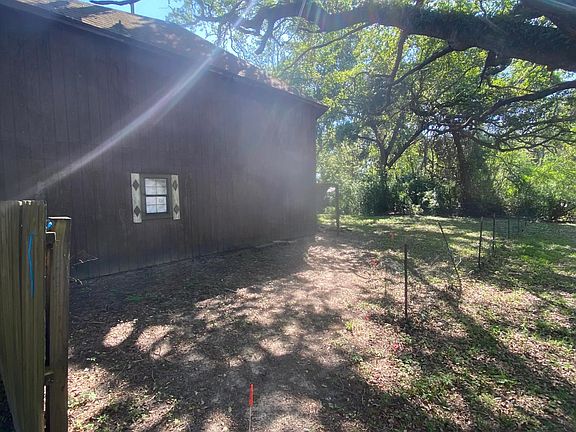 3rd image of 8147 Stonebrook Dr