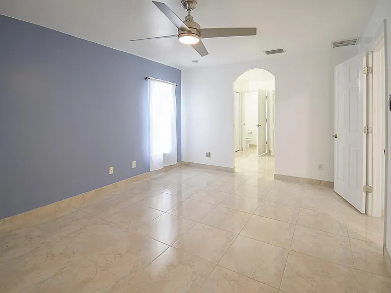 4913 Cromey Rd — Photo 12