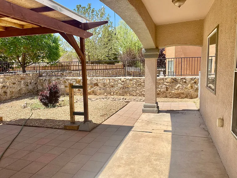 5548 Patagonia Dr — Photo 17