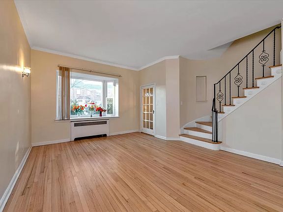 3rd image of 13954 Pershing Cres