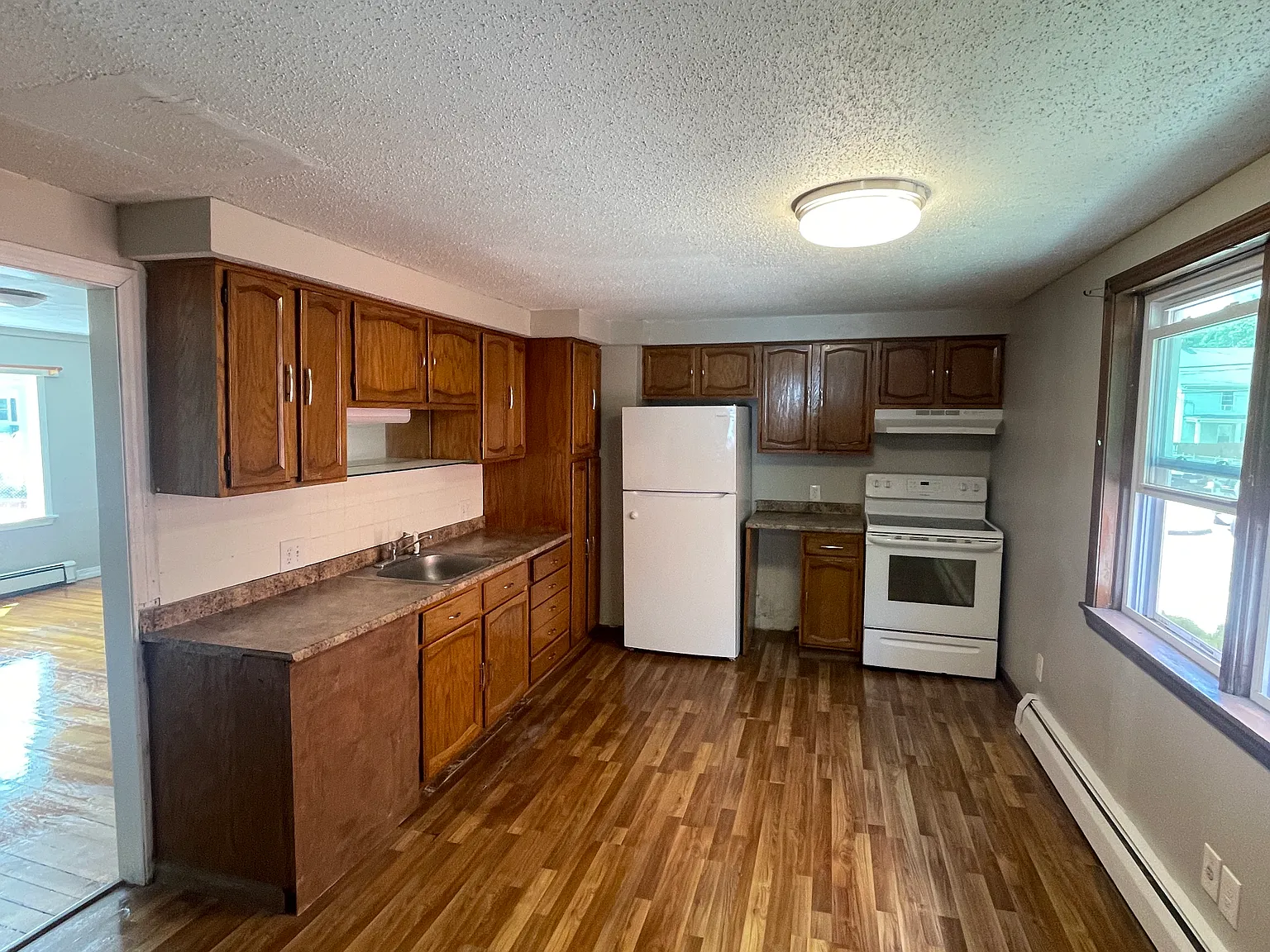 2 bed, $1,600 — Photo 4