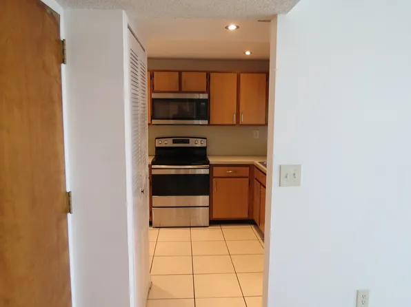 11750 SW 18th St APT 312-1, Miami, FL 33175