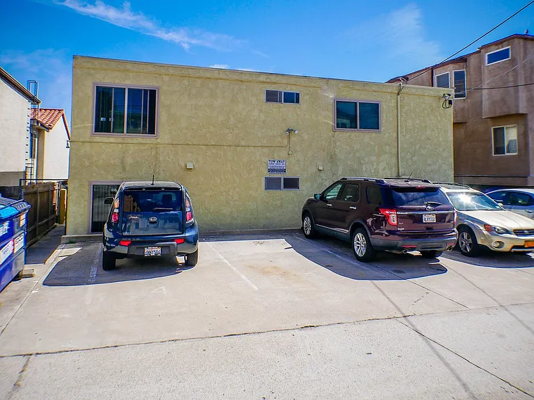 4345 Rialto St — Photo 49