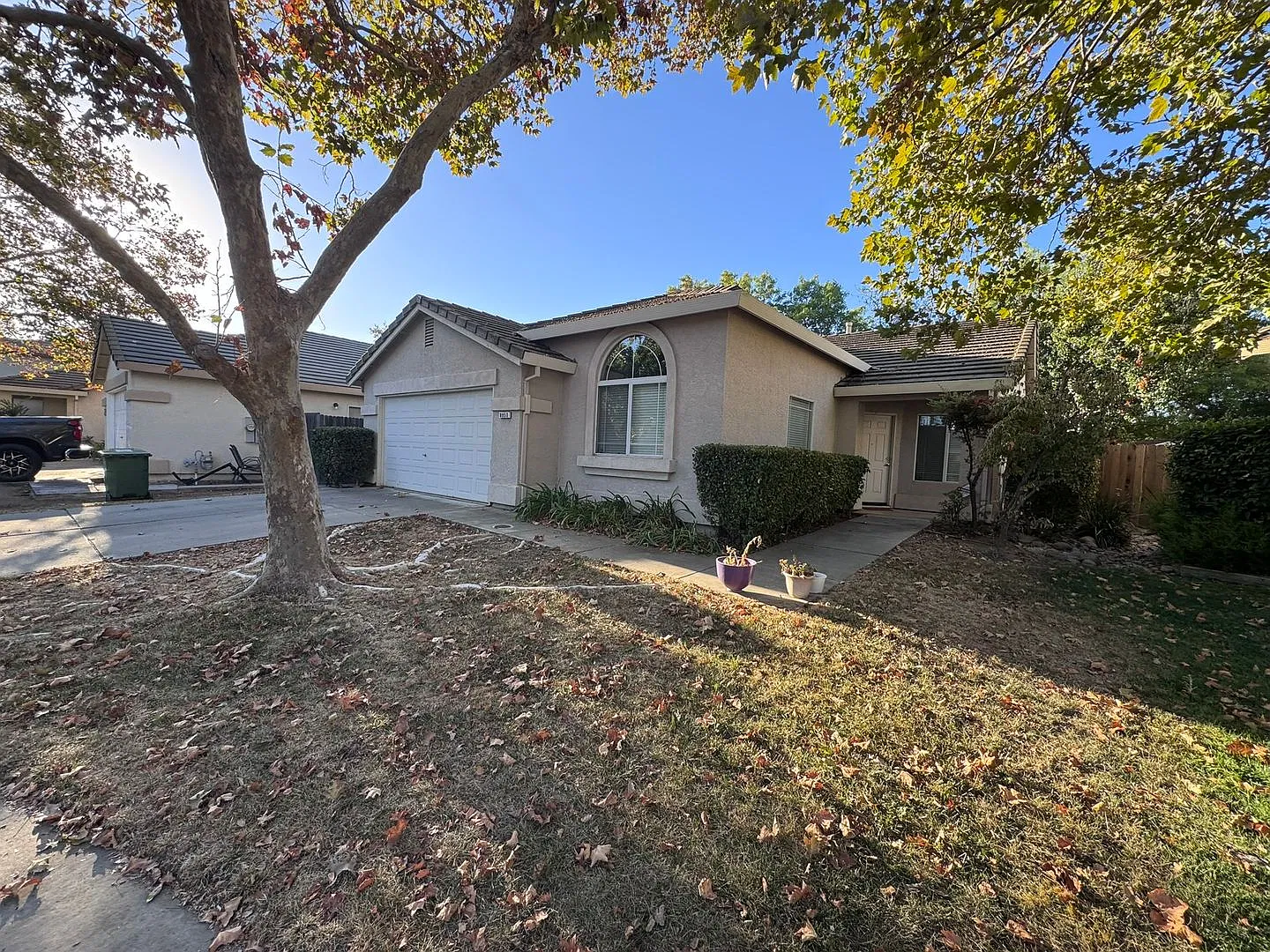 Spacious Single-Story Home in Desirable Elk Grove! — Photo 2