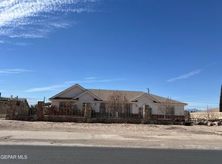 225 Peyton Rd, Socorro, TX 79928