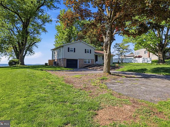 3rd image of 664 Shultz Rd