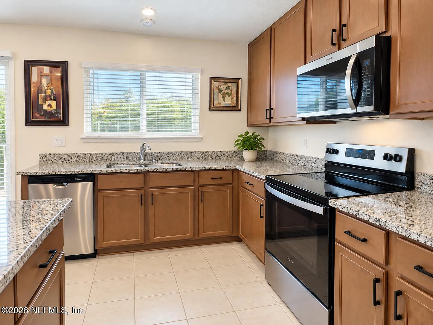 3 bed, 2.0 bath, 1537 sqft, $2,450 — Photo 4