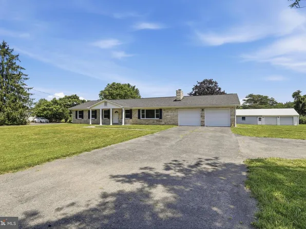 11195 Valley Rd, Berkeley Springs, WV 25411