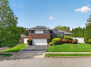 5 Joseph Court, Syosset, NY 11791