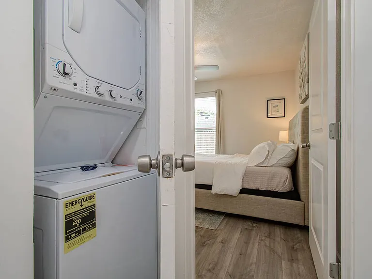 304 Eastwood St #A — Photo 9