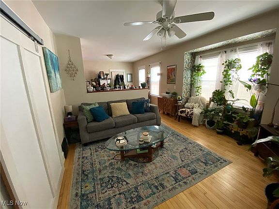 3rd image of 1574 Ridgewood Ave