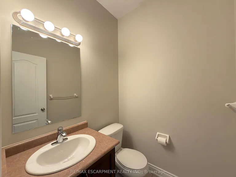 2085 Pine St — Photo 10