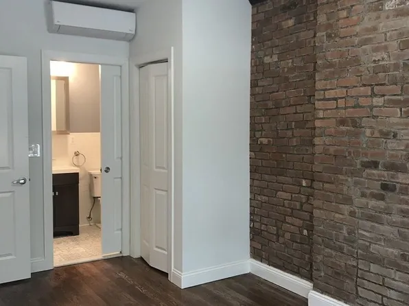 712 Lexington Avenue image 3 of 9