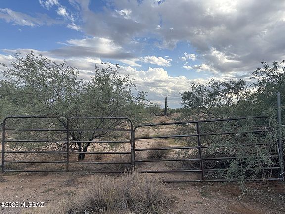 2nd image of 16035 W El Tiro Rd