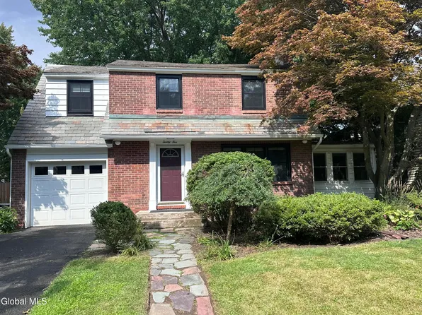 25 Buckingham Drive, Albany, NY 12208