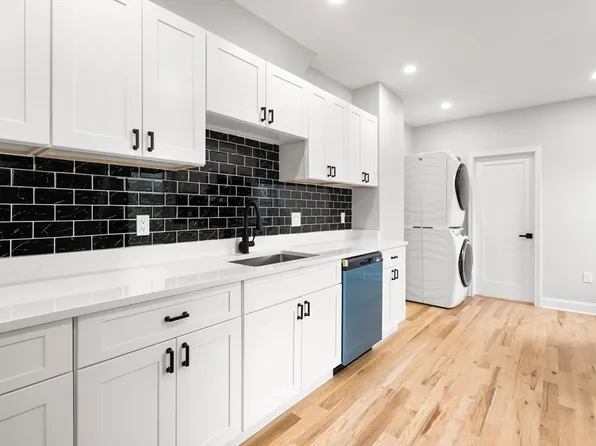 17 Burns St #2, Lowell, MA 01852